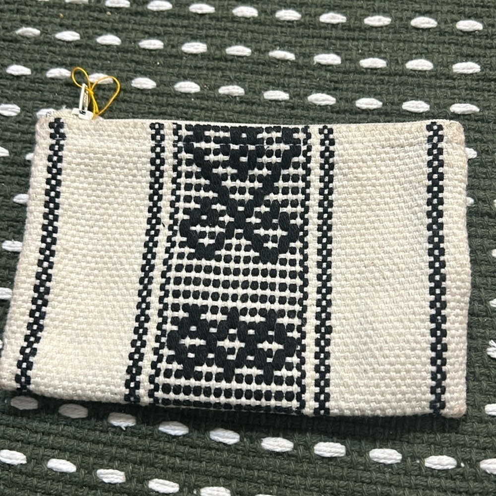 💥 2/$10 Aztec print cotton zipper coin pouch